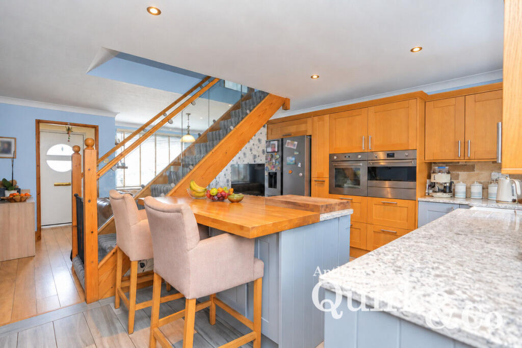 House in Southend-on-Sea - View 5