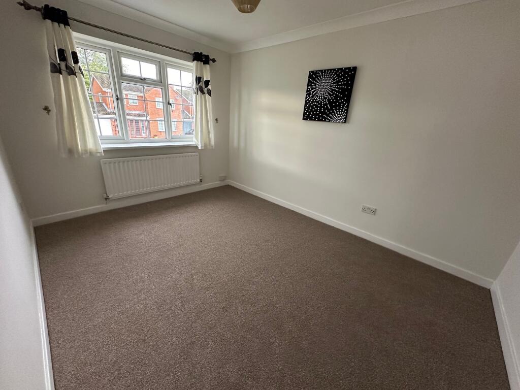 Stoney Close, Solihull, B92 0QF photo 5