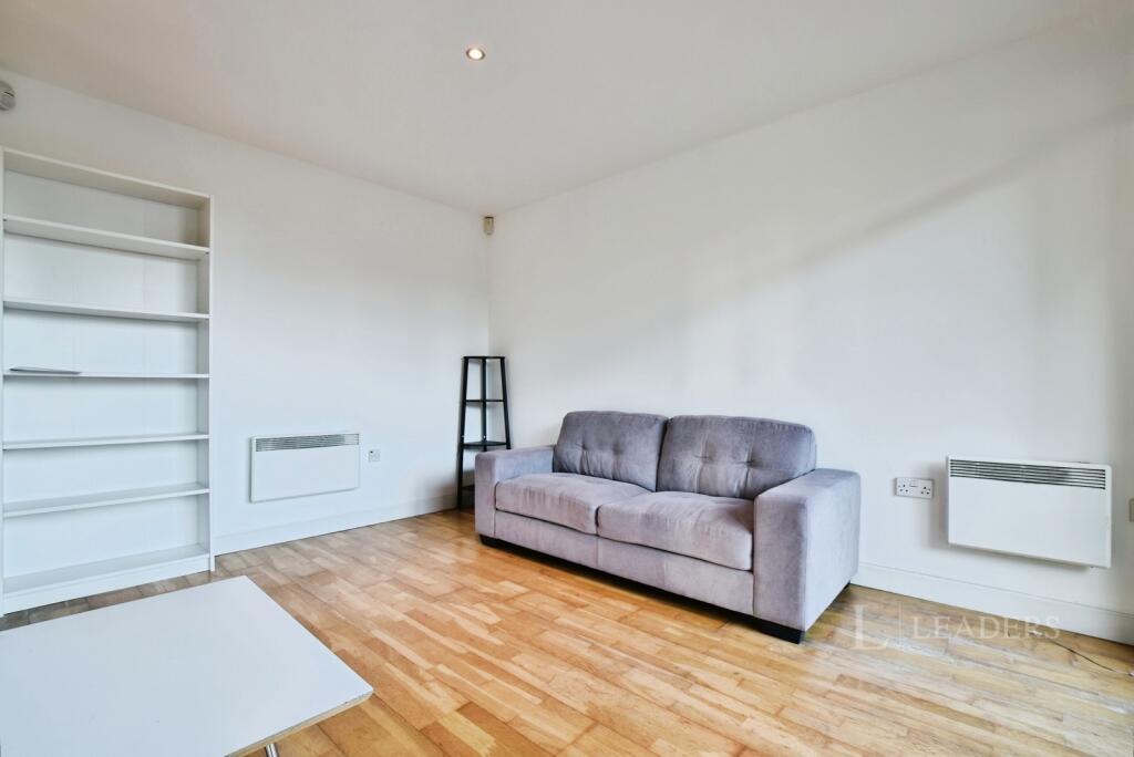 Apartment in Manchester, Hulme - View 2