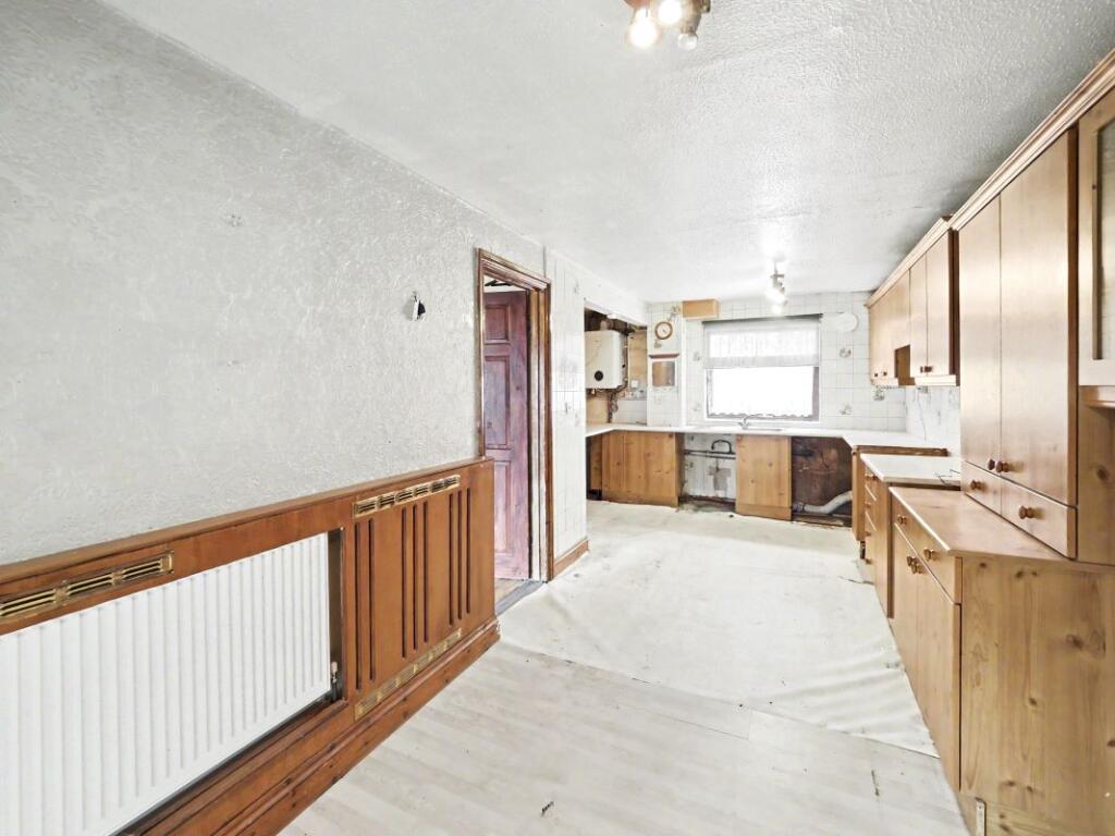 House in Nottingham, Hempshill Vale - More