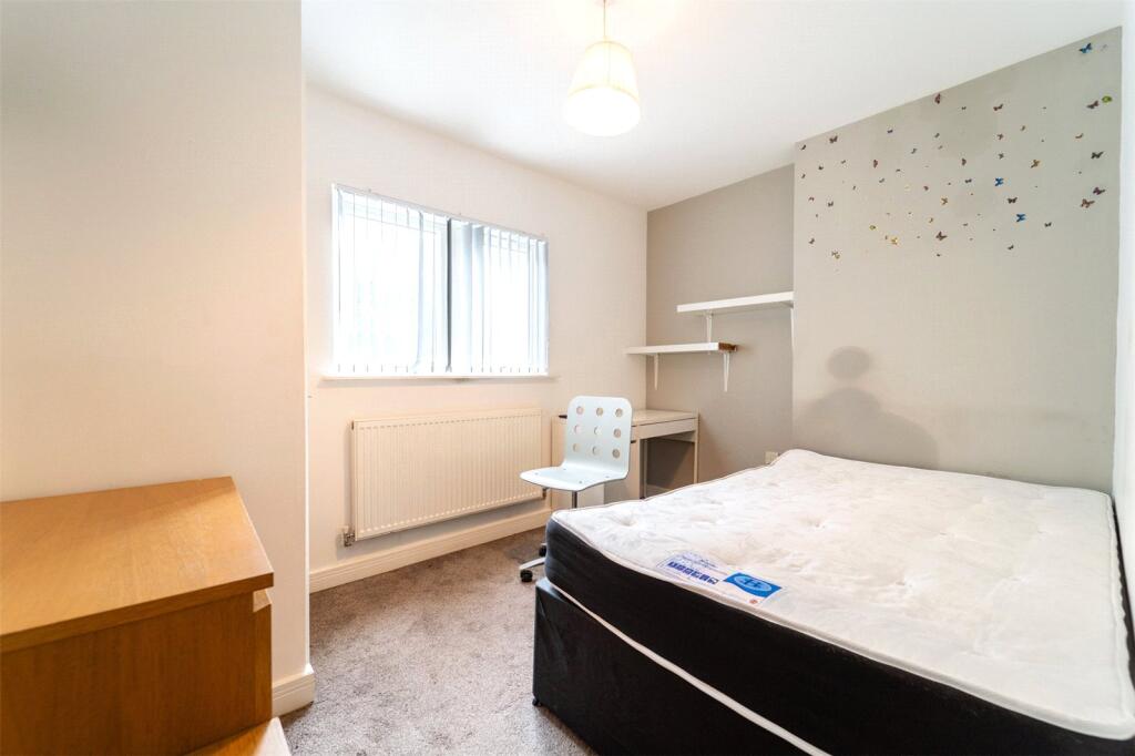 6 bedroom house for rent