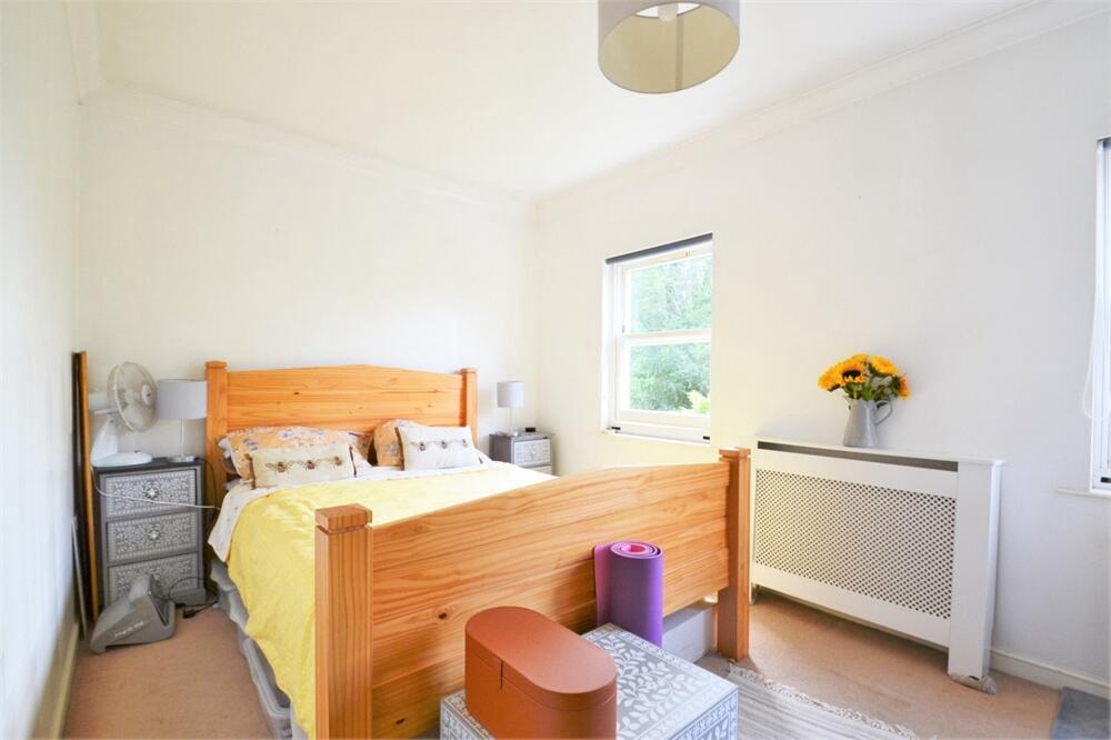 Apartment in Redhill - View 5