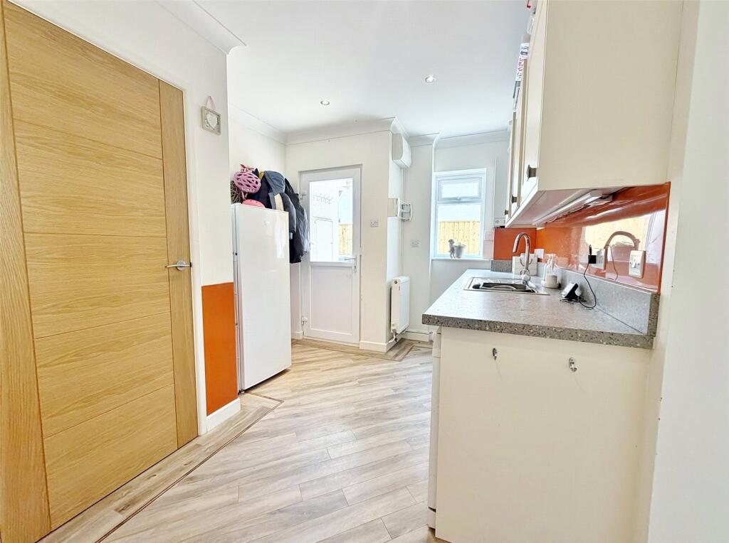 House in Verwood, Dorset - View 6
