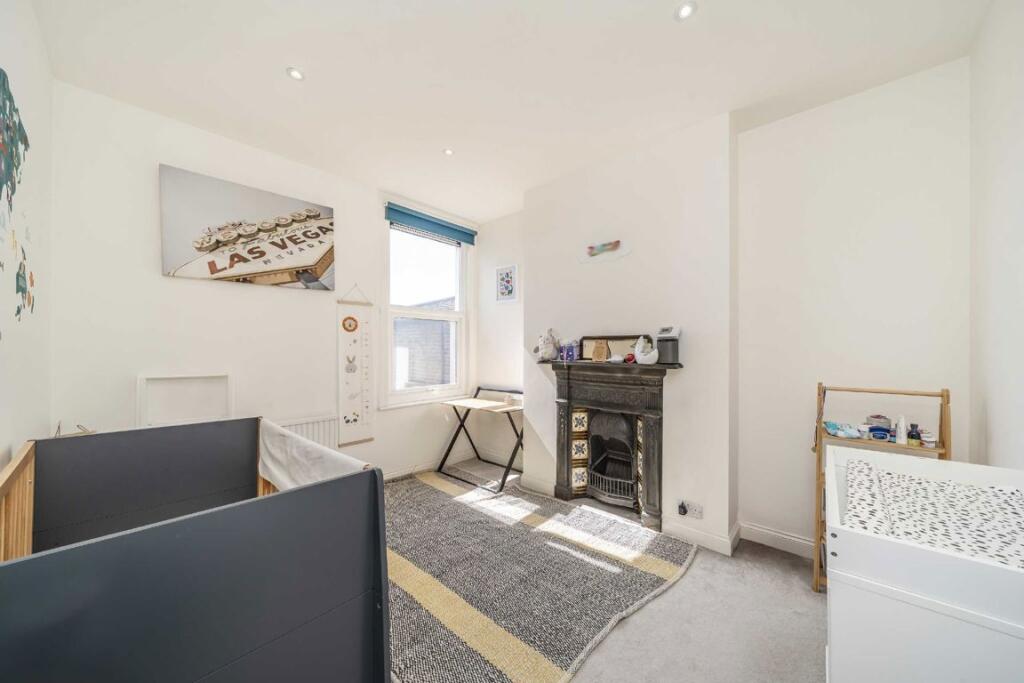House in London - View 5