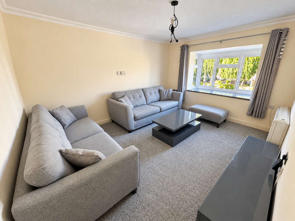 Apartment in Yeovil, Somerset - View 2