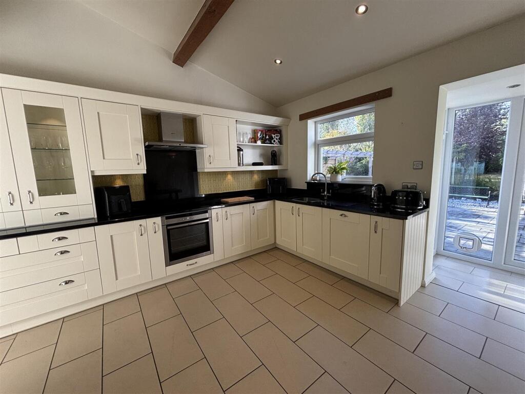 Acres Road, Leicester Forest East, Leicester photo 3