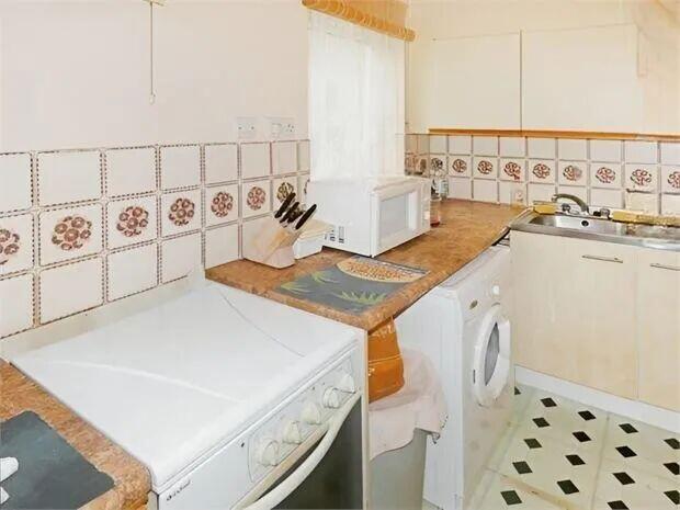 Fouracre Way, Kingsteignton, Newton Abbot, Devon.  photo 4