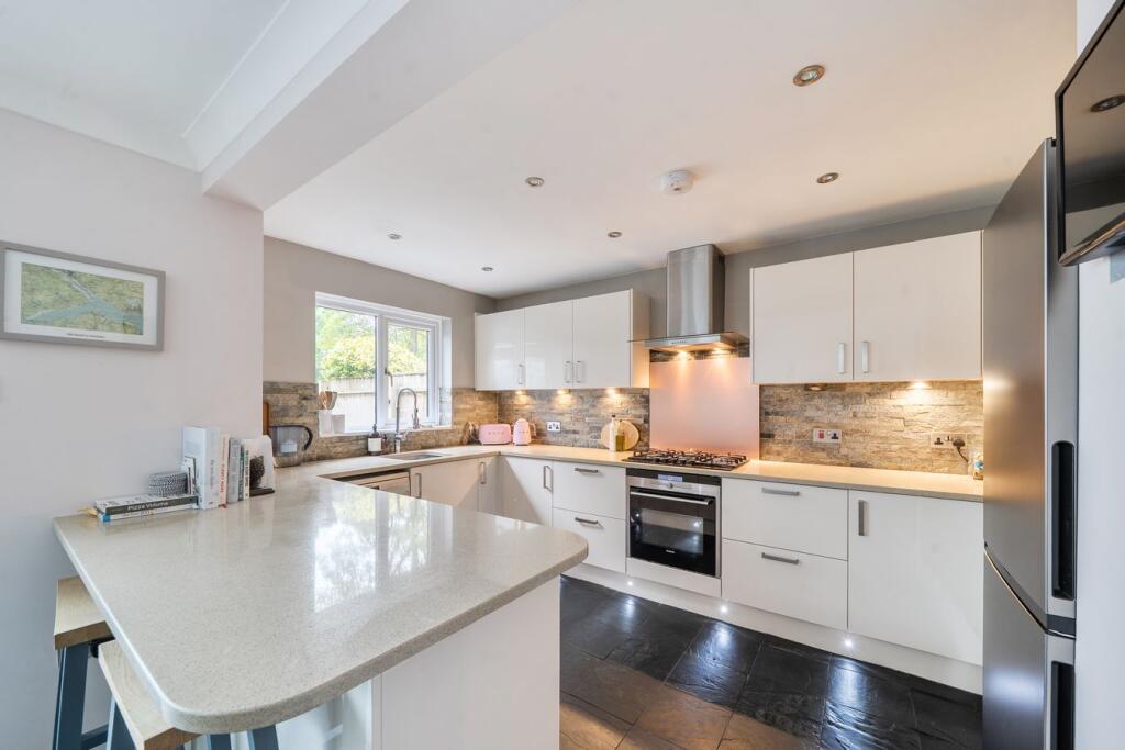 House in Southampton - More
