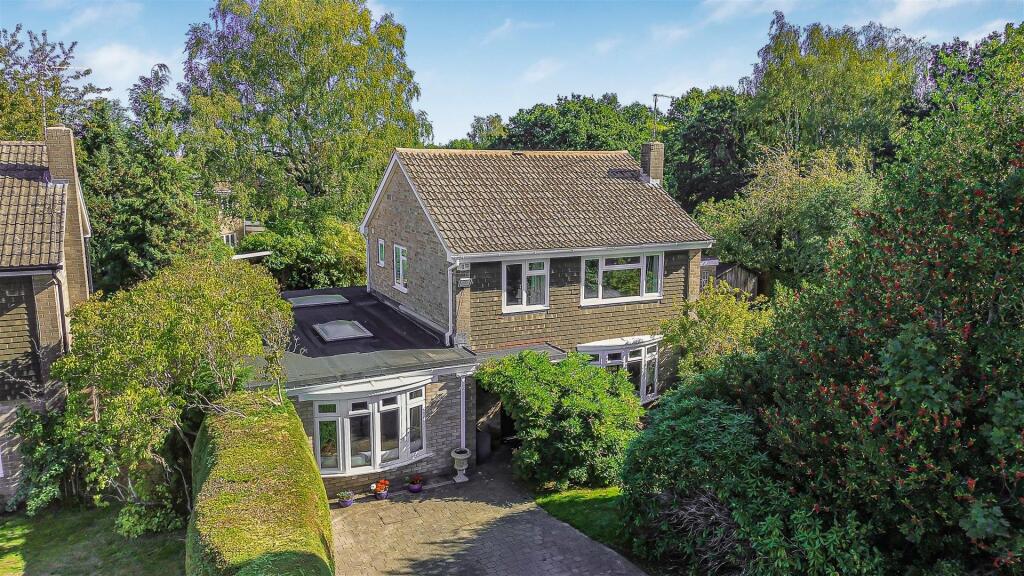 5-bed detached on Stafford Road, Petersfield, £900,000