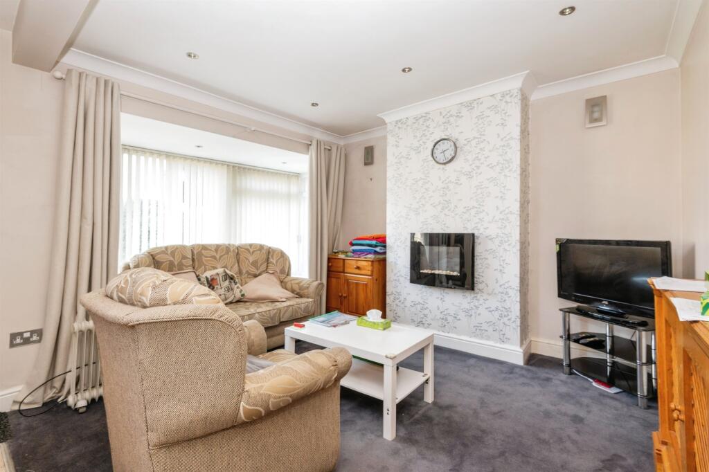 House in Huddersfield, Grove Place - View 2