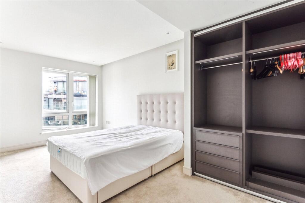 Apartment in London - View 5
