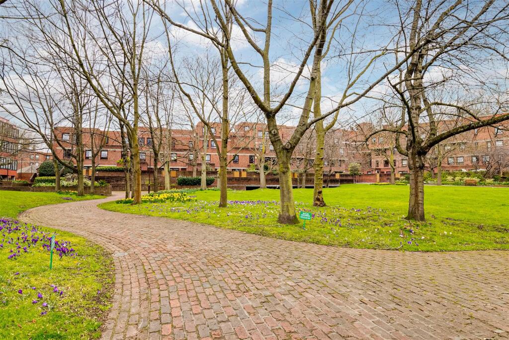 Main image of property: More Close, St Pauls Court, London, W14