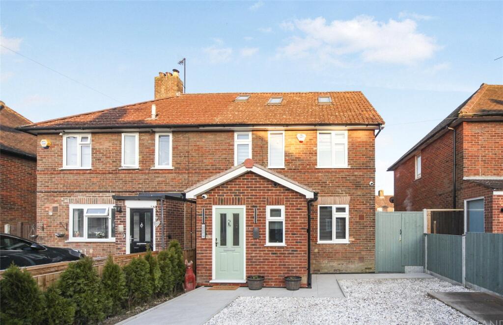 Main image of property: Benning Avenue, Dunstable, Bedfordshire, LU6