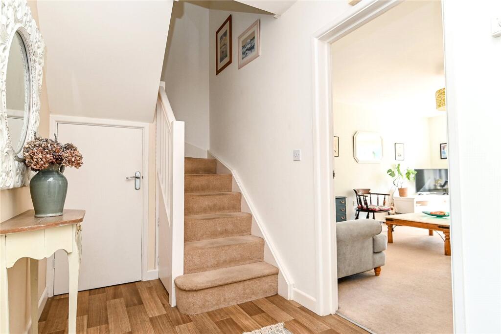 House in Southampton - More
