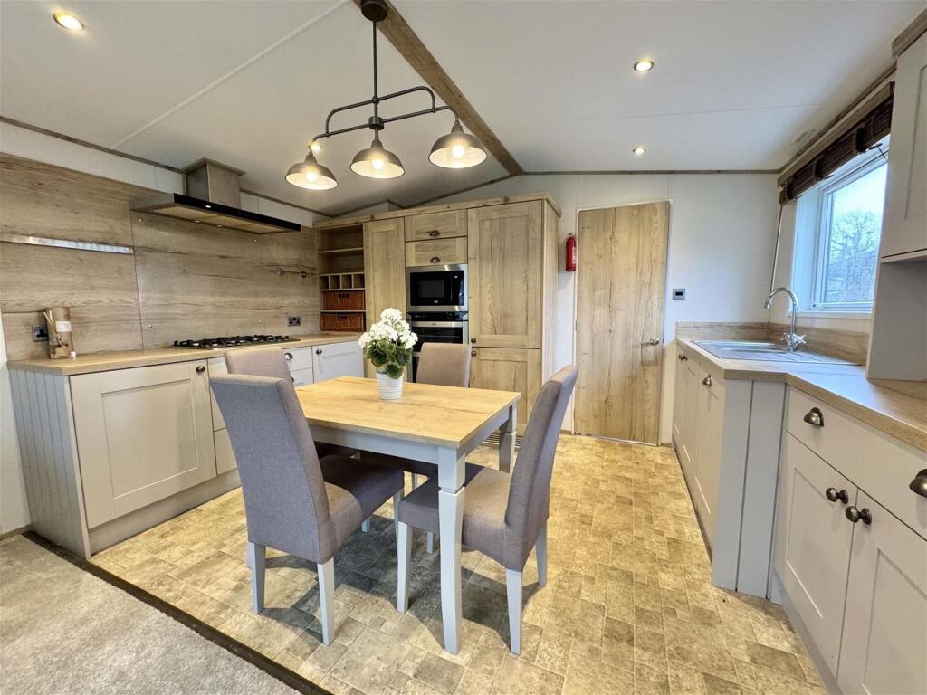 House in Lancaster - View 5