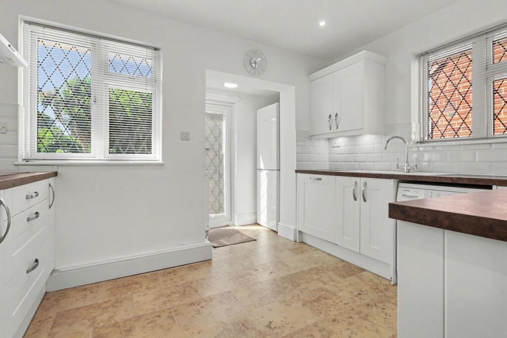 House in Southend-on-Sea - View 5