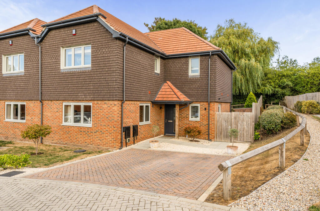 Main image of property: Chilloway Close, Crondall, Farnham, Hampshire, GU10