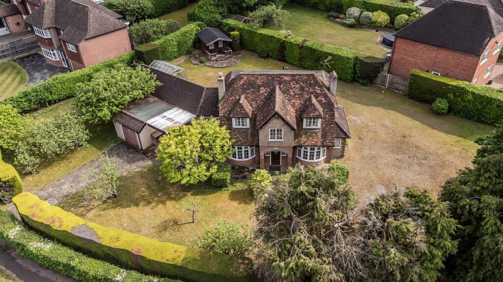 Main image of property: Gilhams Avenue, Banstead