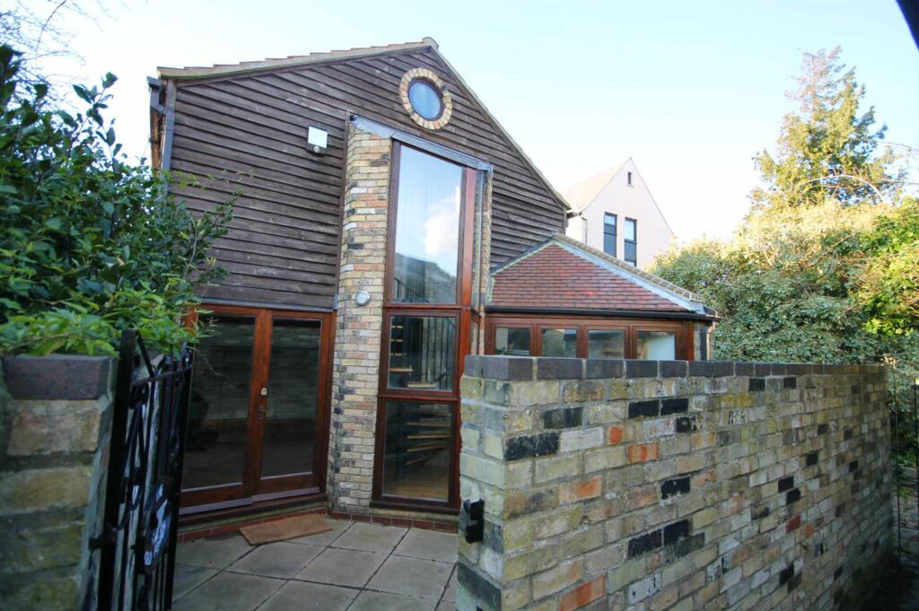 Main image of property: The Old Forge, 30a City Road, Cambridge