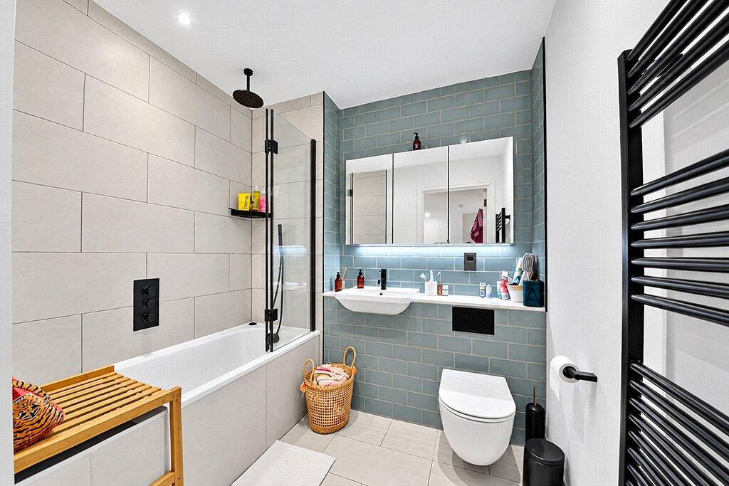 Apartment in London - More