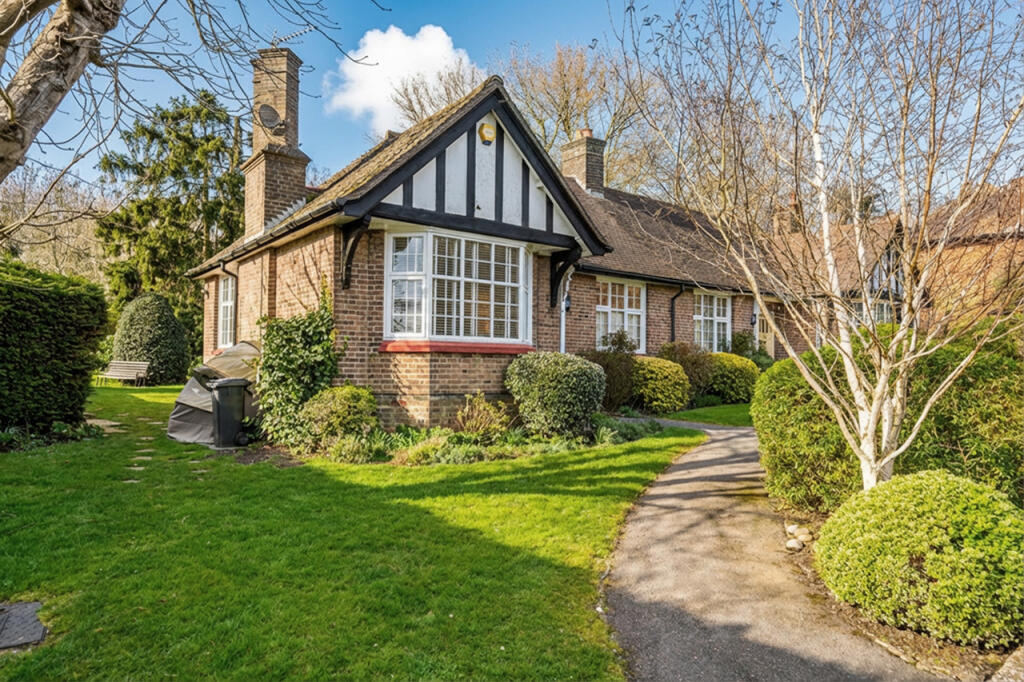 Main image of property: Hammers Lane, Mill Hill