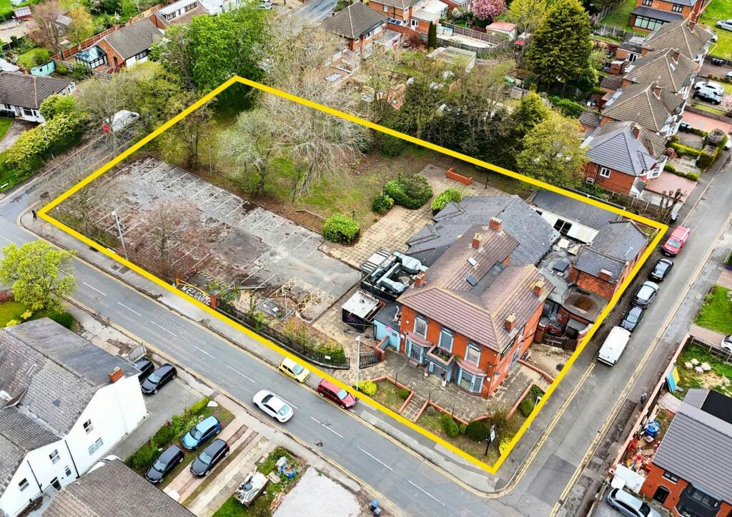 Yardley Arms, Solihull - Yellow Line 1.jpg