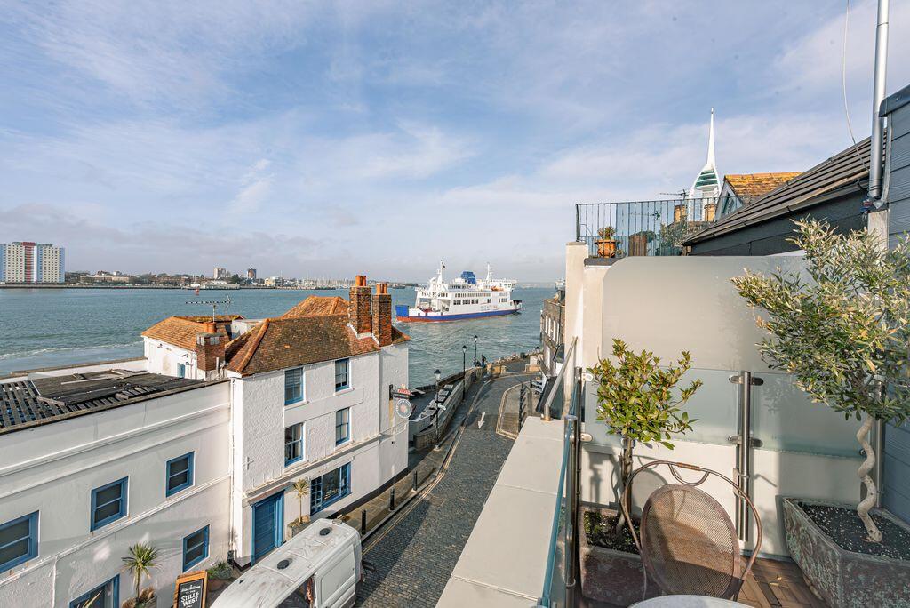 House in Portsmouth, Old Portsmouth - View 2