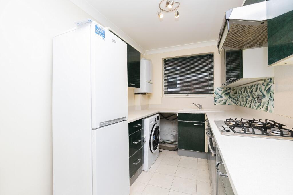 Dorchester Court, Buckingham Road, South Woodford, E18 photo 4
