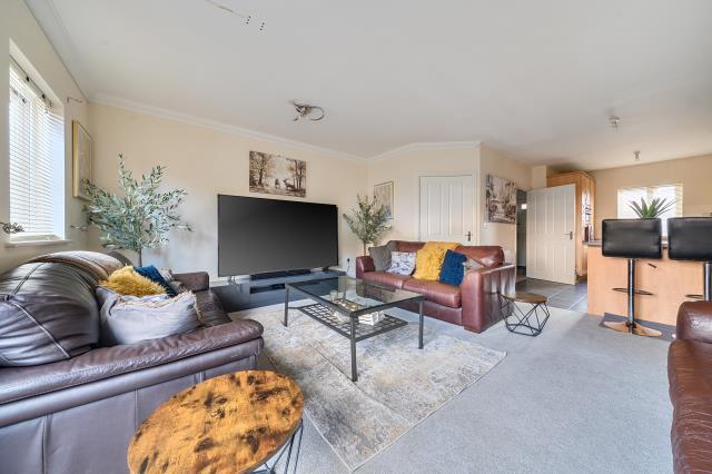 House in Thatcham, West Berkshire - View 6