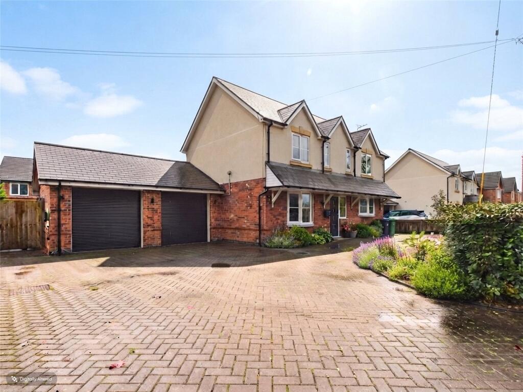4-bed detached on Stoneley Road, Crewe, Cheshire, CW1, £420,000