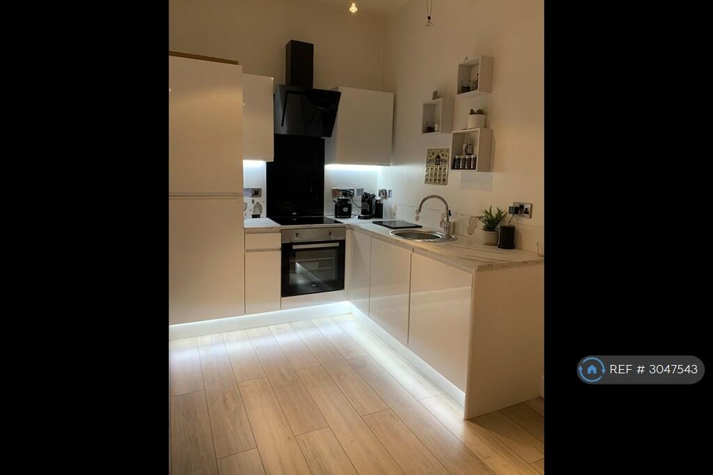 Apartment in Manchester, Greater Manchester - View 3