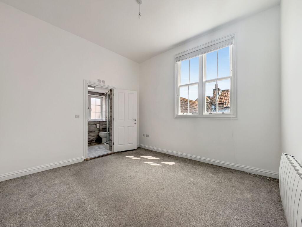 Apartment in Taunton - More