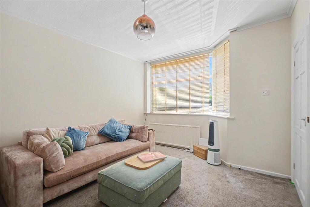 House in Nottingham, Attenborough - View 2