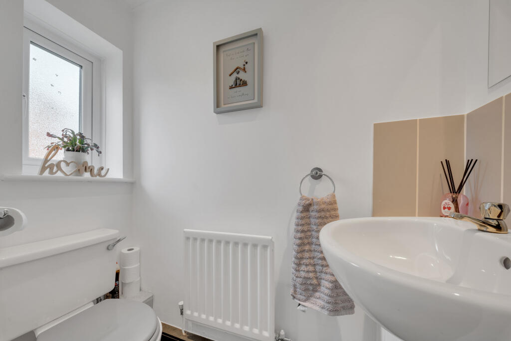 Sefton Close, Clayton Le Moors photo 5