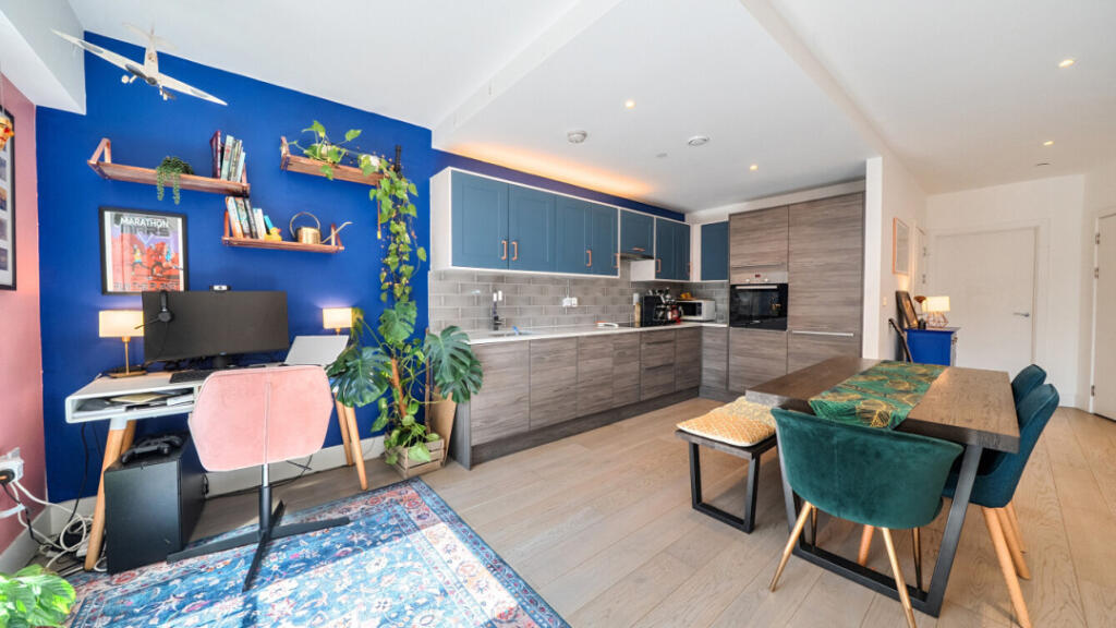 Apartment in London - View 5
