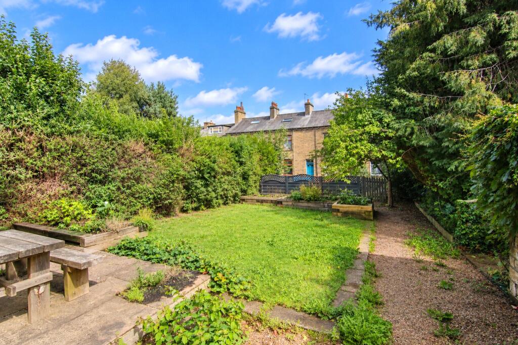 House in Bradford - View 4