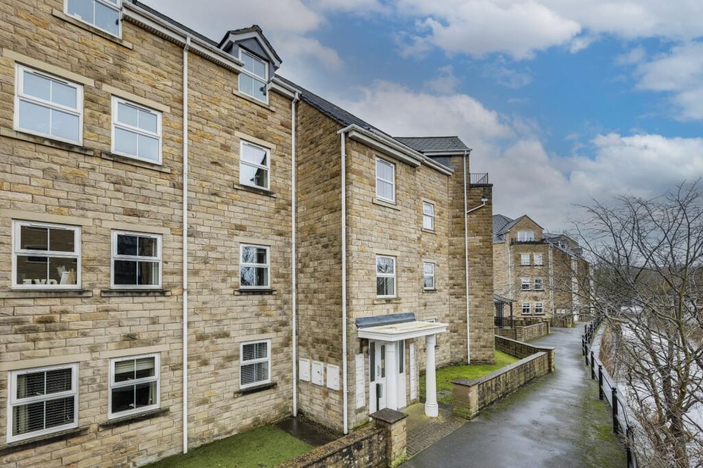 Waters Walk, Apperley Bridge, Bradford, West Yorkshire, BD10