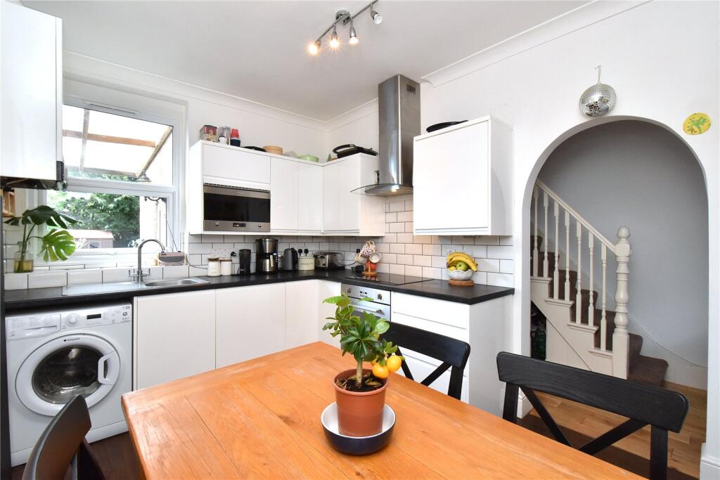 House in Bromley - View 4
