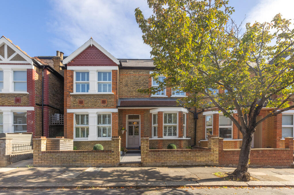 Main image of property: Kingsley Avenue, London, W13