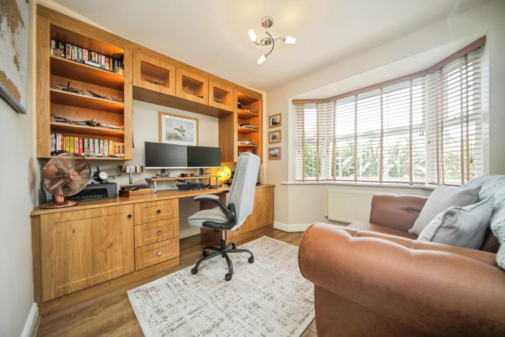 House in Ipswich, Grange Farm, Kesgrave - View 5