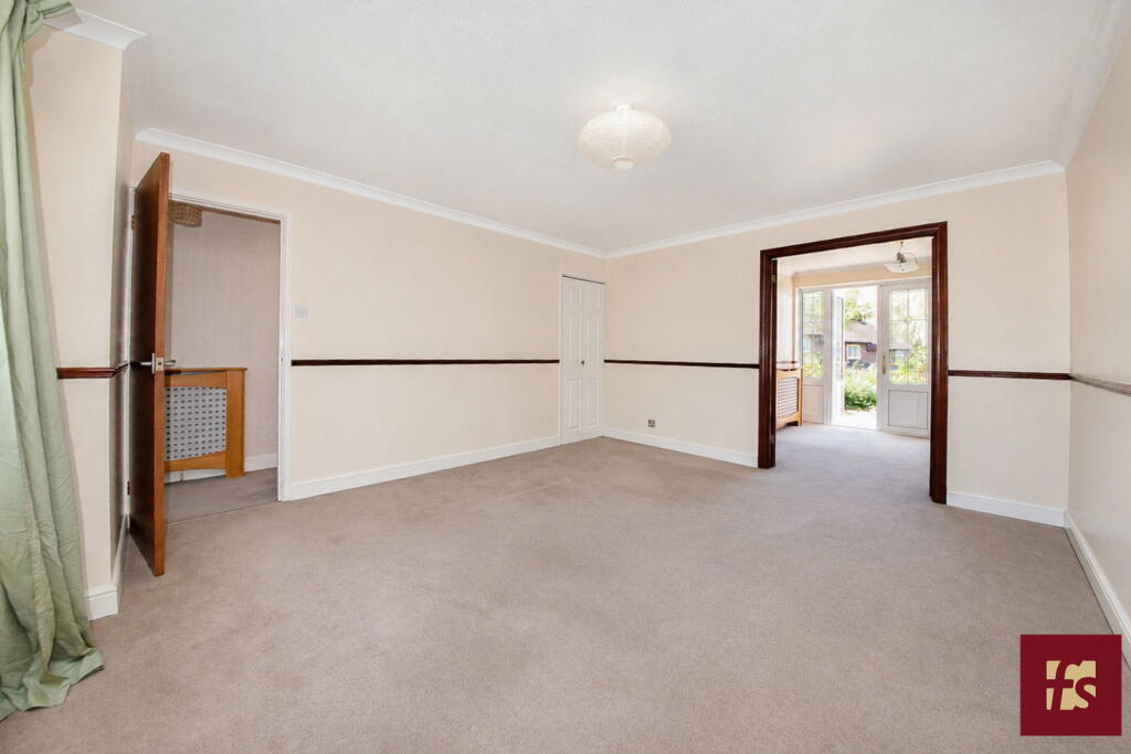 House in Sandhurst, College Town - View 4