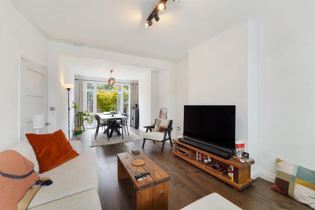 House in Epsom and Ewell, Cuddington, Stoneleigh - View 2
