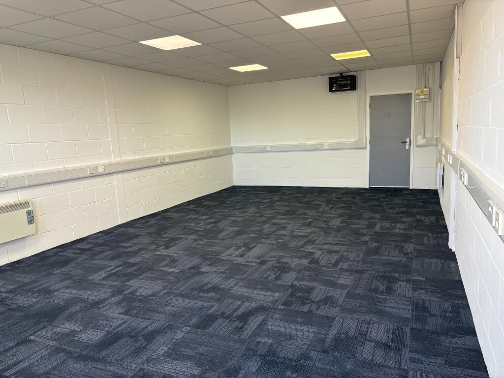 D7 office/studio available