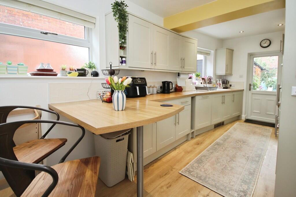 House in Lincoln - View 2