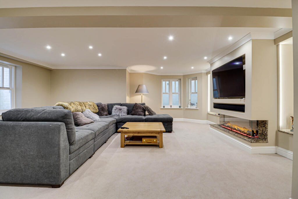 West Way, Harpenden, AL5 photo 2