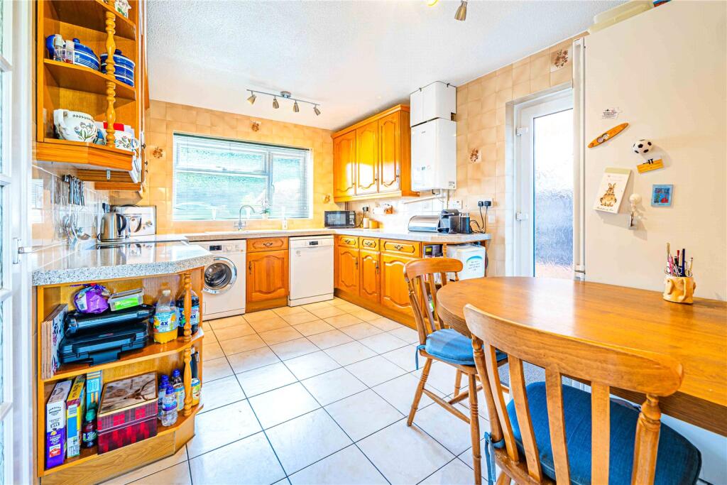 House in Dunstable, Stipers Hill, Central Bedfordshire - View 5