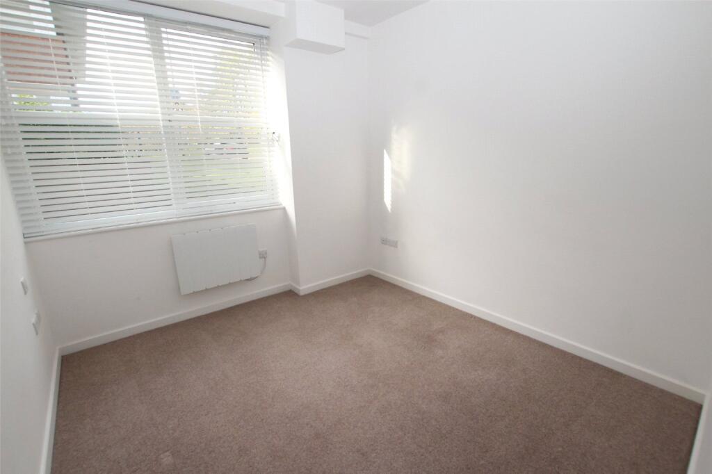 Emmview Close, Wokingham, Berkshire, RG41 - View 4