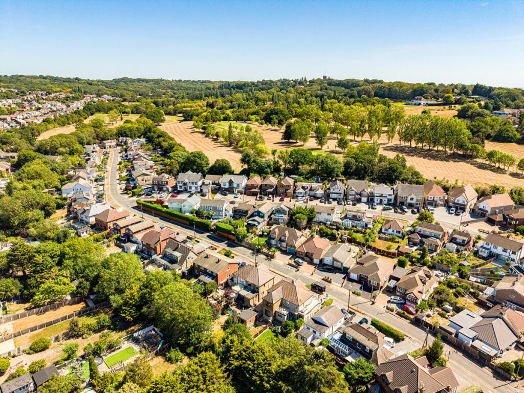 House in Castle Point, South Benfleet - View 4