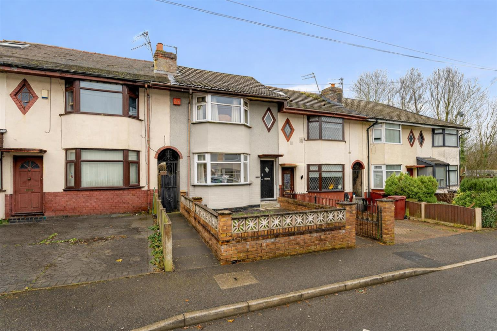 Main image of property: Sandiway, Whiston
