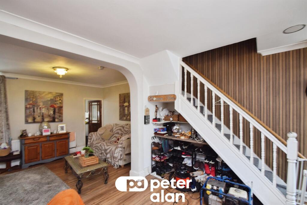 House in Newport - More